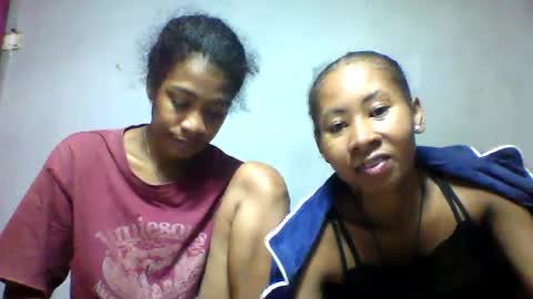 faiqua95 online show from April 2026 06:10:01 PM