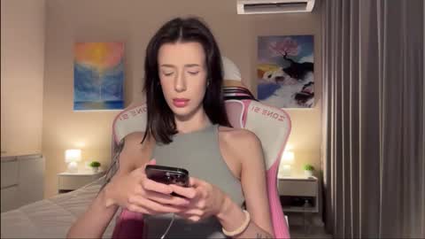 Bloom  online show from November 2025 11:10:01 AM