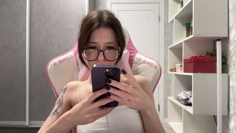 Bloom  online show from December 2025 03:07:01 PM