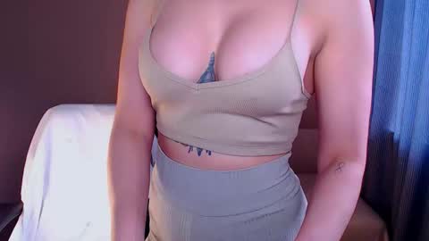 Snapshot of fairy_elli_hot chatting on September 2025 01:45:01 PM Elli online show from September 2025 01:45:01 PM