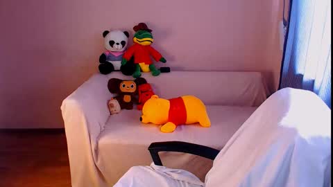 Elli  online show from March 2026 10:45:02 AM