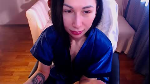 Elli  online show from March 2026 12:22:01 PM