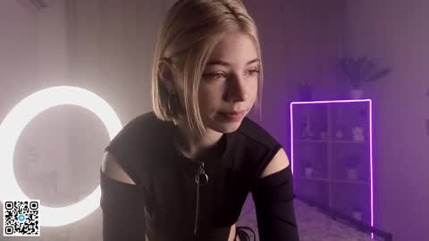 Snapshot of falinegelling chatting on February 2025 04:15:02 AM Emilia online show from February 2025 04:15:02 AM