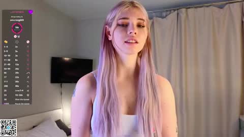 Snapshot of falinegelling chatting on March 2025 04:03:02 AM Emilia online show from March 2025 04:03:02 AM