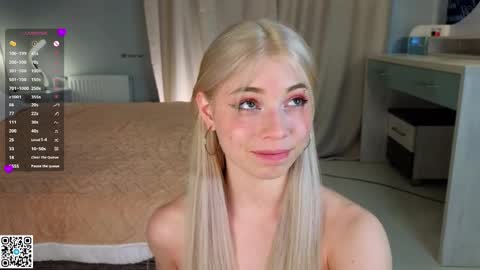 Snapshot of falinegelling chatting on March 2025 07:15:01 AM Emilia online show from March 2025 07:15:01 AM