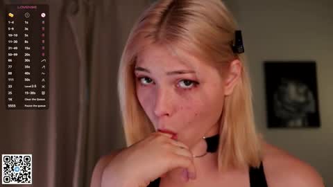 Snapshot of falinegelling chatting on September 2025 04:23:02 AM Emilia online show from September 2025 04:23:02 AM