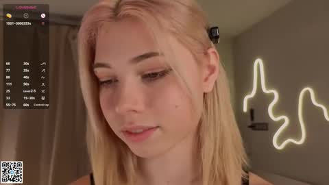 Snapshot of falinegelling chatting on October 2025 04:20:02 AM Emilia online show from October 2025 04:20:02 AM