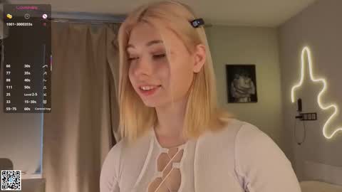 Snapshot of falinegelling chatting on October 2025 04:14:01 AM Emilia online show from October 2025 04:14:01 AM