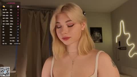 Snapshot of falinegelling chatting on November 2025 04:26:02 AM Emilia online show from November 2025 04:26:02 AM