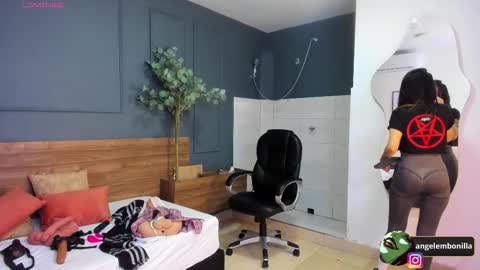 Megan    630  1330 -5 online show from November 2025 11:54:02 AM