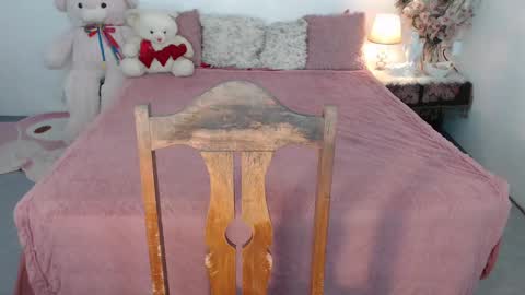 Layla online show from December 2024 01:38:02 PM