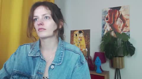 Nadine online show from September 2025 04:34:02 AM