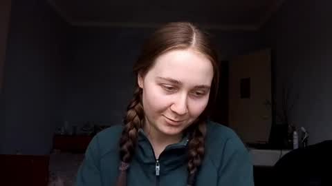 Snapshot of fanniepeacemaker chatting on May 2026 06:44:01 AM Sara online show from May 2026 06:44:01 AM