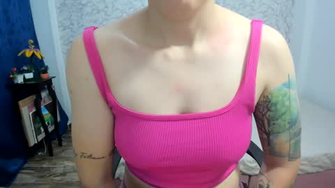 Snapshot of fanny_18 chatting on February 2025 10:50:01 PM FANNY online show from February 2025 10:50:01 PM