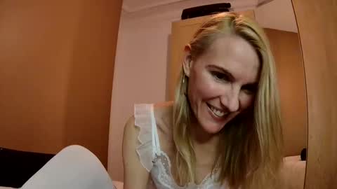 Fanny online show from December 2024 12:16:01 AM