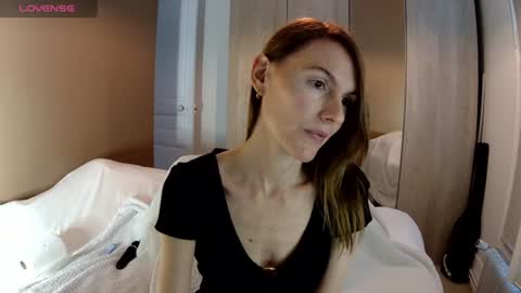 Snapshot of fanny_posy chatting on June 2026 11:43:02 AM Fanny online show from June 2026 11:43:02 AM