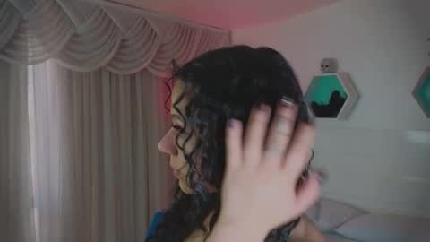 Snapshot of farahh_magdaly chatting on October 2025 12:05:02 PM Farah online show from October 2025 12:05:02 PM