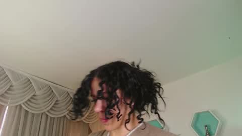 Farah online show from February 2026 12:10:02 PM