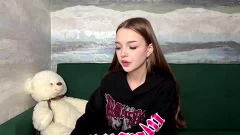 Snapshot of farahmantifel chatting on November 2025 12:38:02 PM Anna Scovich online show from November 2025 12:38:02 PM