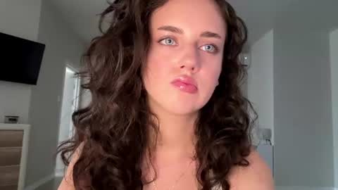 Snapshot of farrahburde chatting on July 2026 01:07:02 PM Mia online show from July 2026 01:07:02 PM