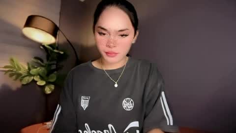 farrahmoanx online show from July 2026 07:49:02 PM