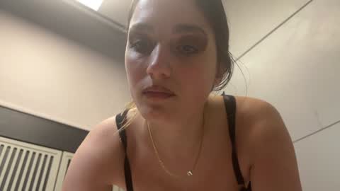 Snapshot of faseremx chatting on December 2024 12:35:01 PM Gattino online show from December 2024 12:35:01 PM