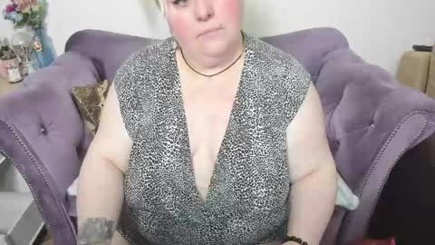 fashiona online show from April 2026 09:01:02 PM