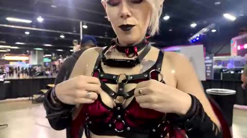  Lily  Waifu  online show from April 2026 10:58:01 PM