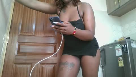 Snapshot of fatassfreak254 chatting on December 2024 11:43:02 AM Winnie online show from December 2024 11:43:02 AM