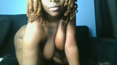 Snapshot of fatassfreak254 chatting on December 2024 03:44:01 AM Winnie online show from December 2024 03:44:01 AM