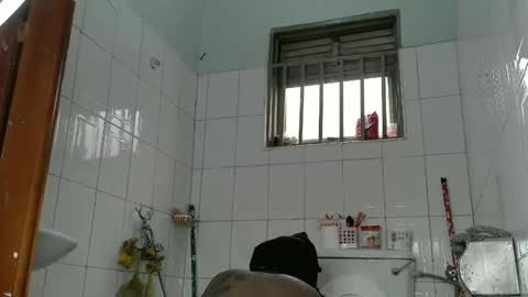 Snapshot of fatassfreak254 chatting on January 2025 09:02:02 AM Winnie online show from January 2025 09:02:02 AM