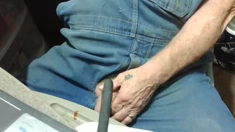 Fred. online show from October 2025 06:46:02 AM