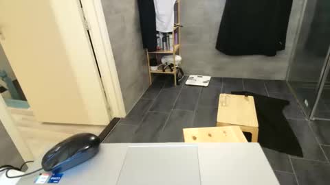 Snapshot of fattenmenow chatting on December 2024 02:26:01 AM fattenmenow online show from December 2024 02:26:01 AM