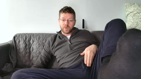 Snapshot of fattenmenow chatting on December 2024 12:44:02 PM fattenmenow online show from December 2024 12:44:02 PM