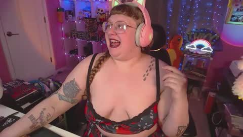 Snapshot of fatveronica chatting on February 2026 04:00:02 PM FatVeronica online show from February 2026 04:00:02 PM