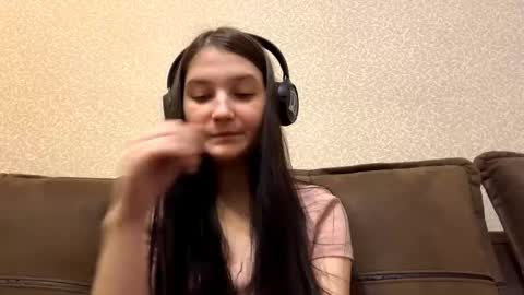 Aurora 18yo online show from December 2025 09:18:01 AM