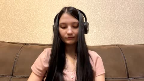 Aurora 18yo online show from January 2026 09:13:02 AM