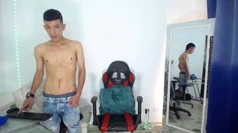 Favel Gomez online show from December 2024 03:42:02 PM