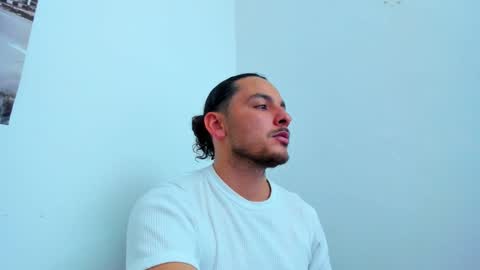 favid95 online show from April 2026 01:42:02 AM