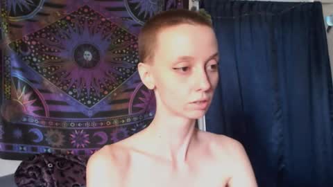 Mossfairy online show from October 2025 07:02:02 PM