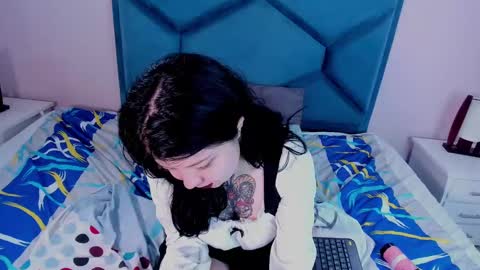 Fayevalentiine online show from December 2024 06:33:01 PM