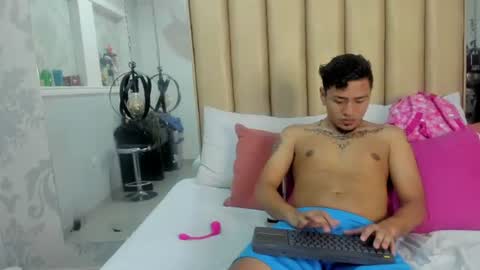 Luna and Leoh online show from June 2026 12:31:01 PM