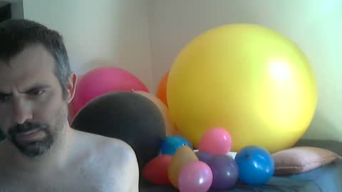 Snapshot of fedeglobos chatting on January 2025 06:09:01 PM fedeGLOBOS online show from January 2025 06:09:01 PM