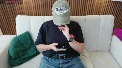 Snapshot of feelina_firesoul chatting on May 2026 01:39:02 PM Feelena online show from May 2026 01:39:02 PM
