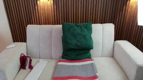 Snapshot of feelina_firesoul chatting on May 2026 05:51:01 PM Feelena online show from May 2026 05:51:01 PM