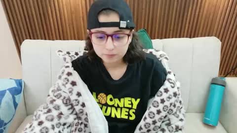 Snapshot of feelina_firesoul chatting on May 2026 03:53:02 PM Feelena online show from May 2026 03:53:02 PM