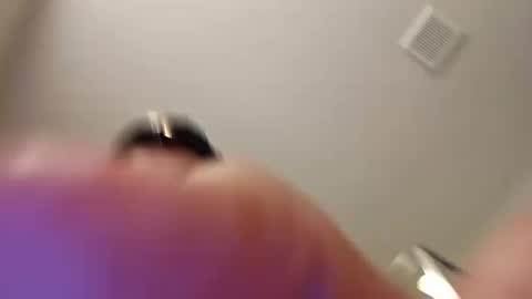 Snapshot of feelsbomber chatting on January 2025 06:09:01 AM feelsbomber online show from January 2025 06:09:01 AM