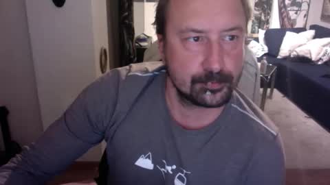 feetkissboy online show from November 2025 05:01:02 PM