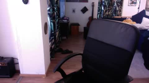 feetkissboy online show from March 2026 09:38:01 AM