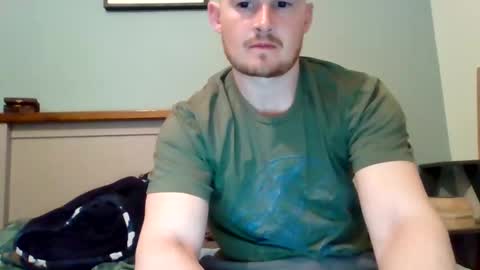 Yung English Man online show from April 2026 08:39:01 PM